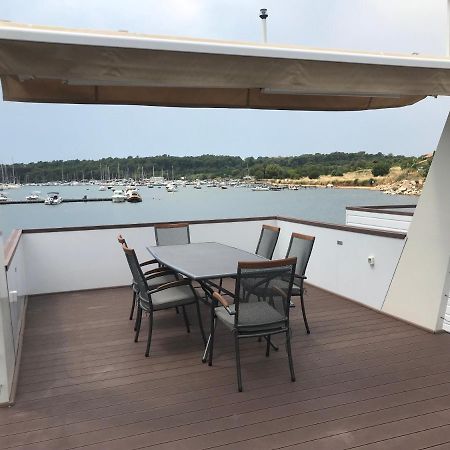 Floating House Varoni Pula Extérieur photo