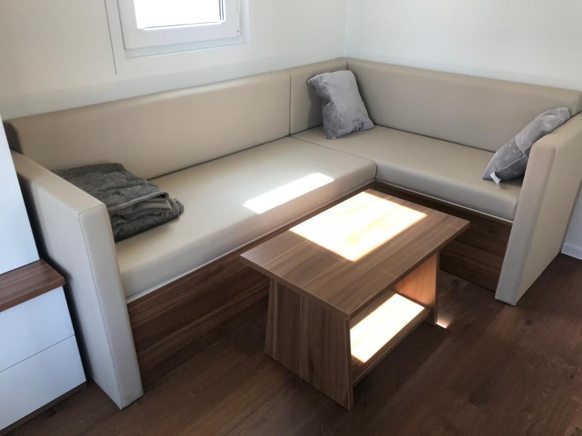 Floating House Varoni Pula Extérieur photo